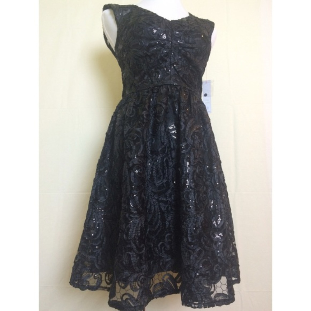 NWT Decode 1.8 black lace filigree dress